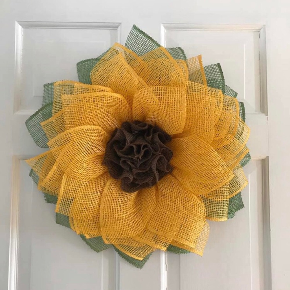 NWOT SUNFLOWER WREATH